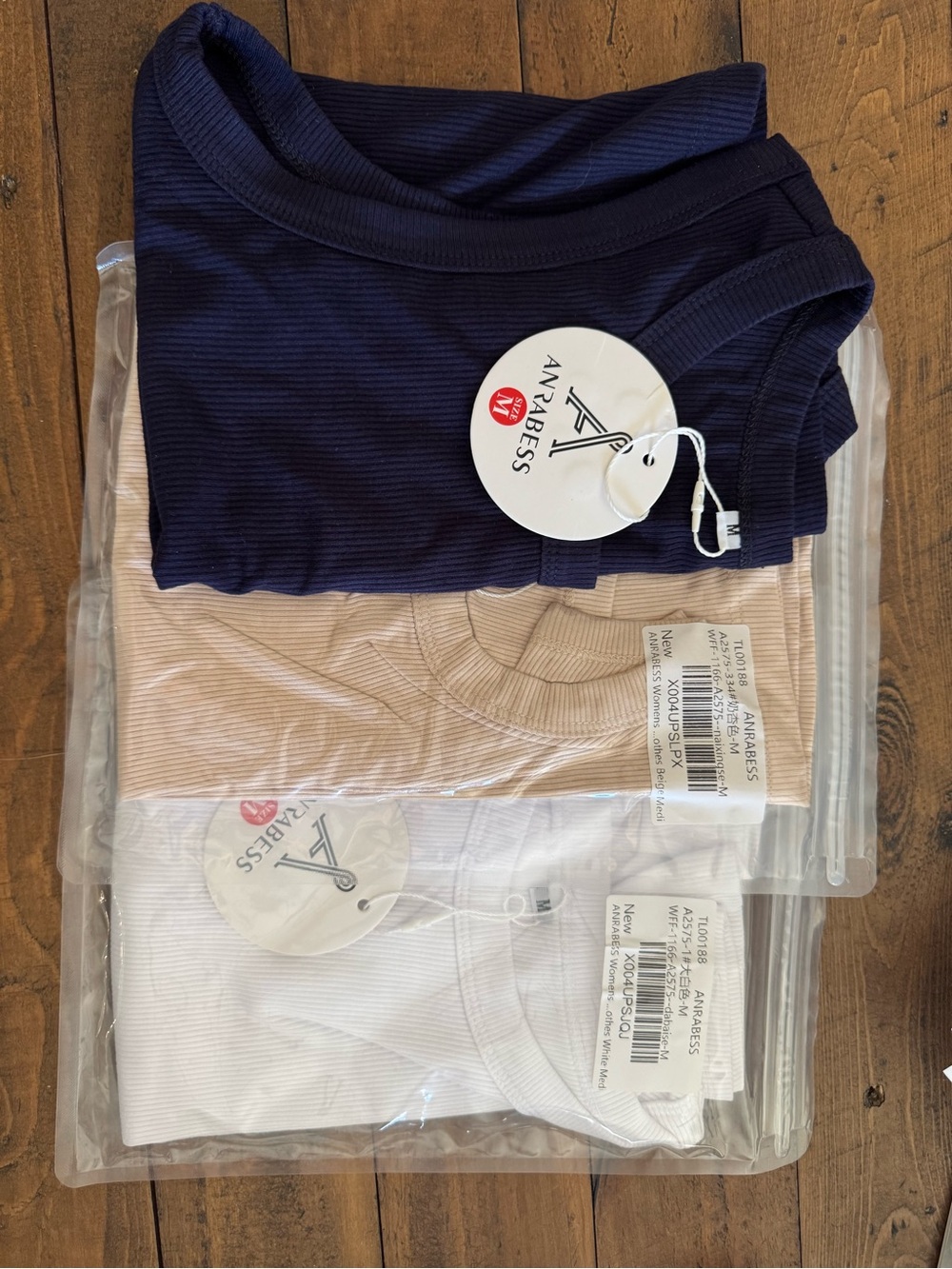 NWT Anrabess Cropped Tank Trio M